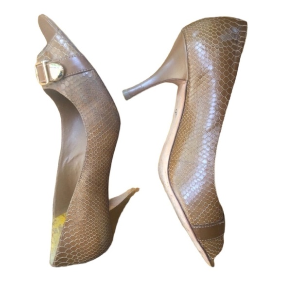 Classic Women's Brown Sandals Size 9 - Picture 7 of 7